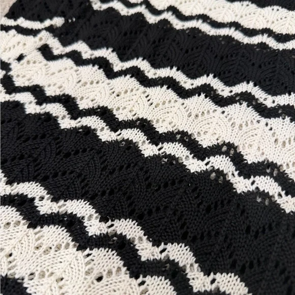 Elastic Waist Crochet Set Black/White - Picture 7 of 10